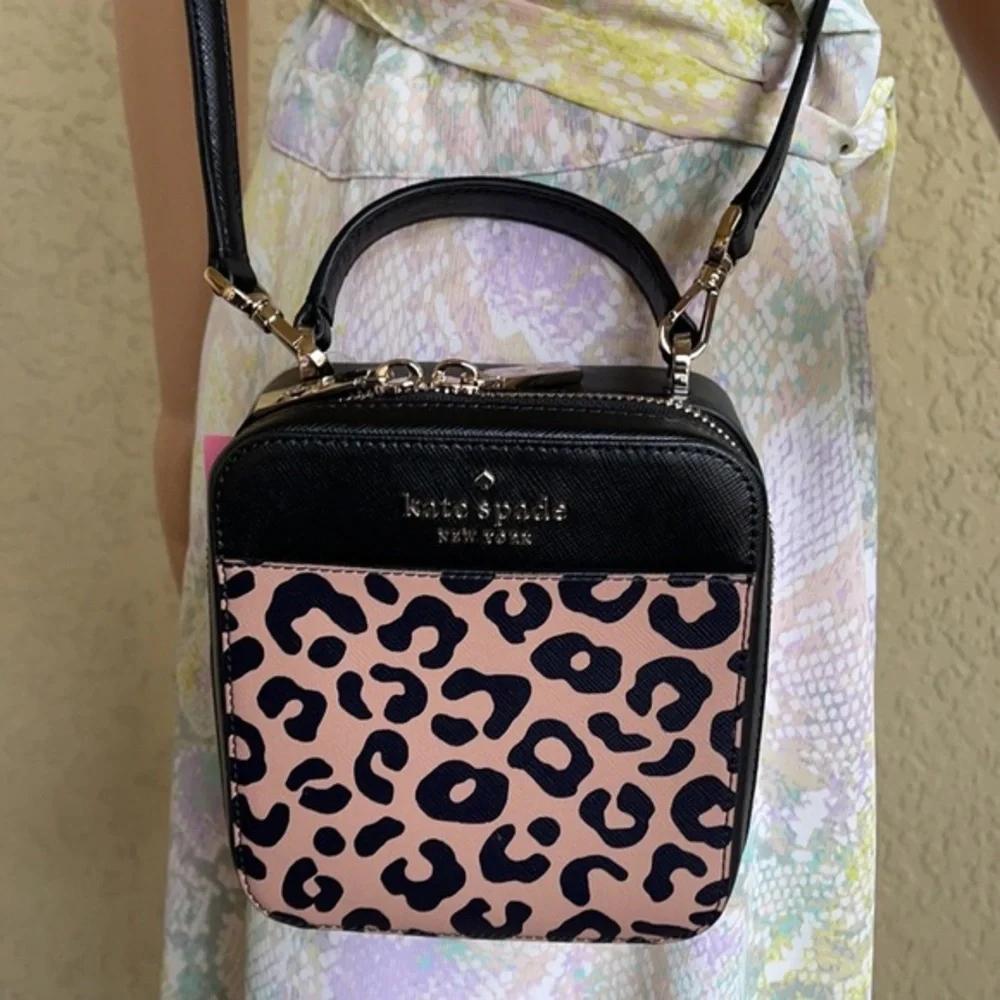 Kate Spade daisy graphic leopard vanity crossbody - Picture 1 of 16